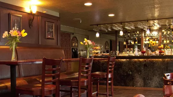 Silverton Inn & Suites | Oregon - Salem (ve civarı) - Silverton