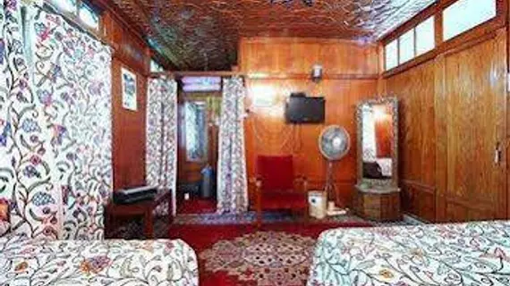 Houseboat Lily of Nageen | Cammu ve Keşmir - Srinagar (ve civarı) - Gulmarg - Nagīn Bāgh