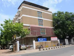 Lloyds Guest House | Tamil Nadu - Tiruvallur - Chennai (ve civarı) - Chennai - Fort Tondiarpet - Merkez Chennai