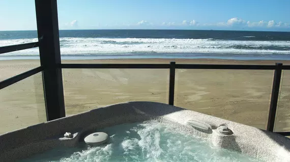 Beachfront Manor Hotel | Oregon - Oregon Coast - Lincoln City