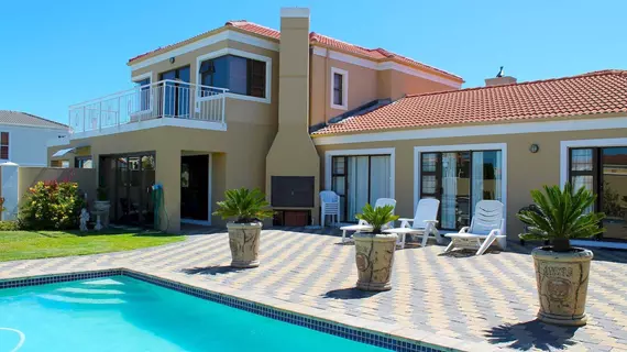 Accommodation Dorchester House | Western Cape (il) - West Coast DC - Drakenstein - Cape Town (ve civarı) - Cape Town - Bloubergstrand