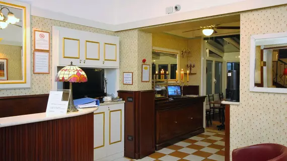 Hotel Charly | Lombardy - Milano (ve civarı) - Milano - Merkez İstasyonu