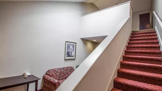 Rodeway Inn and Suites | Connecticut - Torrington (ve civarı) - Torrington