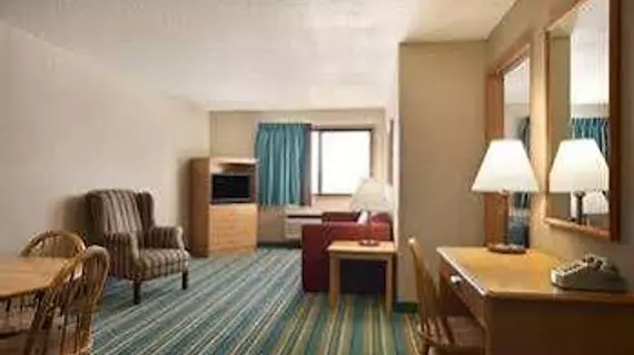 Asteria Inn and Suites | Wisconsin - Hudson (ve civarı) - New Richmond