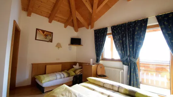 Pension Mirandola | Trentino-Alto Adige - Güney Tirol (il) - Corvara in Badia