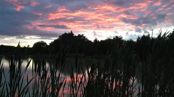 Lakeside Apartments Pittlands Fishery | Kent (kontluk) - Maidstone District - Tonbridge