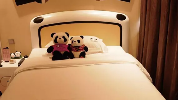 Panda- Theme Heyi Hotel | Sişuan - Leshan - Emeishan