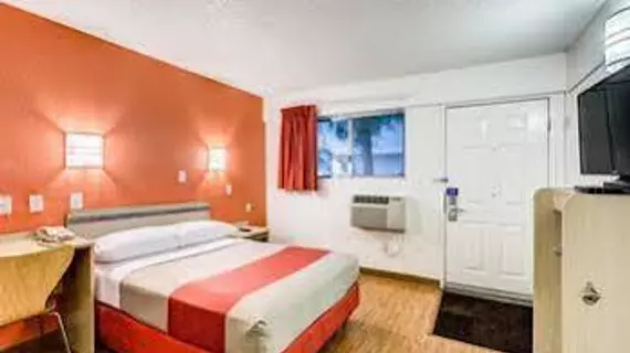 Motel 6 Denver West Wheat Ridge - North | Kolorado - Denver (ve civarı) - Wheat Ridge