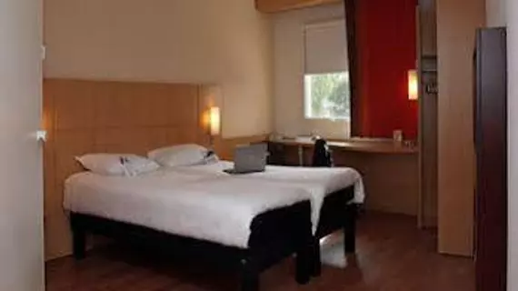 ibis Martigues Centre | Provence - Alpes - Cote d'Azur - Bouches-du-Rhone (bölge) - Marseille (ve civarı) - Martigues