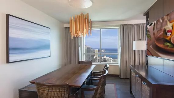 The Grand Islander by Hilton Grand Vacations | Hawaii - Honolulu - Waikiki