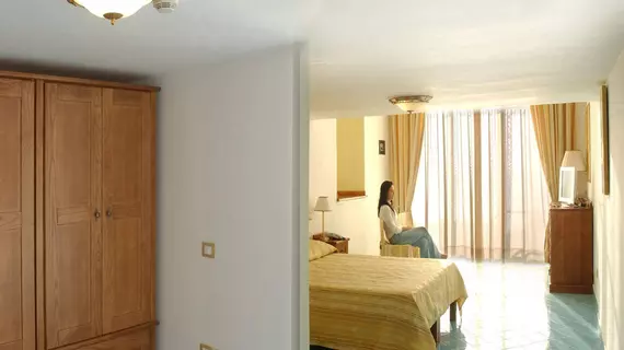 Hotel Baia | Campania - Salerno (il) - Centola - Palinuro