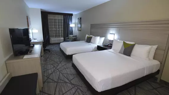 BEST WESTERN Plus Houston I45 North Inn and Suites | Teksas - Houston (ve civarı) - Houston