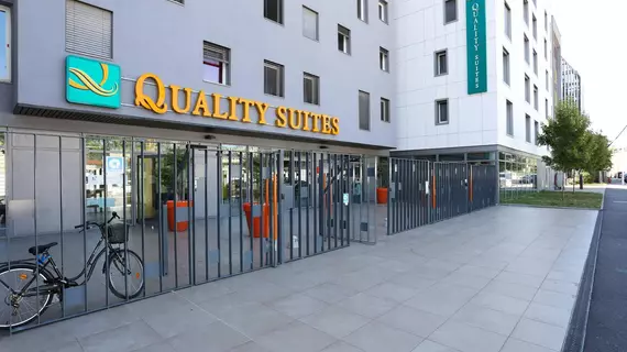 Quality Suites Lyon 7 Lodge | Auvergne-Rhone-Alpes - Rhone (bölge) - Lyon (ve çevresi) - Lyon - Gerland