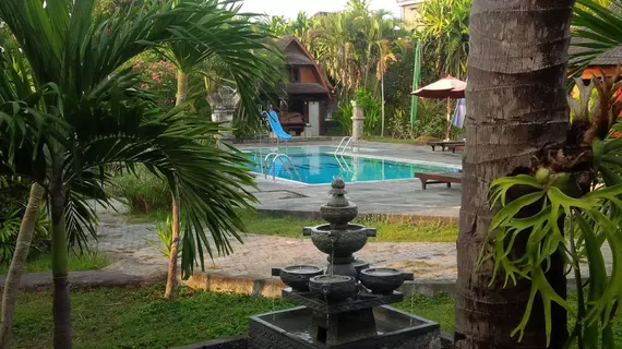 Suji Bungalow | Bali - Kuta - Kuta Merkezi