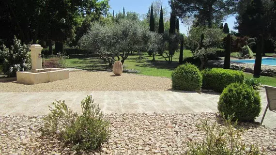 Le clos des cyprès | Provence - Alpes - Cote d'Azur - Bouches-du-Rhone (bölge) - St.-Remy-de-Provence (ve civarı) - Graveson