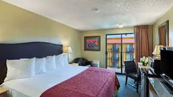 Oxford Inn & Suites Lancaster | Kaliforniya - Los Angeles County - Lancaster (ve civarı)