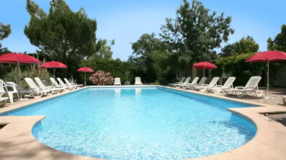 Hostellerie De La Source | Provence - Alpes - Cote d'Azur - Bouches-du-Rhone (bölge) - Arles (ve civarı) - Arles