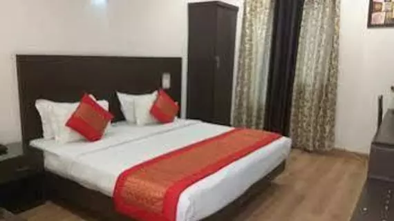 Hotel La Vista | Batı Delhi - Ulusal Eyalet Başkenti Delhi - Delhi (ve civarı) - Yeni Delhi - Karol Bagh