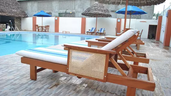 PrideInn Express Diani | Kwale İlçesi - Mombasa (ve civarı) - Diani Plajı