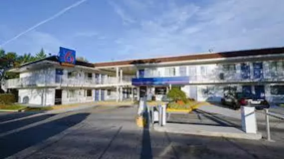 Motel 6 Camp Springs | Maryland - College Park (ve civarı) - Camp Springs