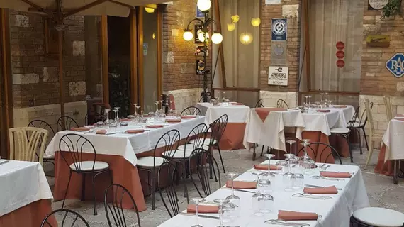 Albergo Ristorante La Rosetta | Umbria - Perugia (vilayet) - Perugia - Eski Kent