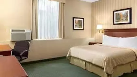 Days Inn Hamilton | Ontario - Niagara Regional Belediyesi - Hamilton (ve civarı) - Hamilton