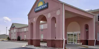 Days Inn and Suites Huntsville