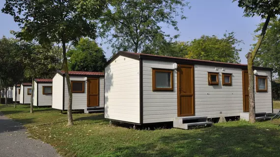 Camping Village Citta' di Milano | Lombardy - Milano (ve civarı) - Milano