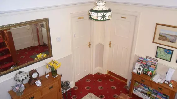 Cleave Court Guest House | Galler - Llandudno