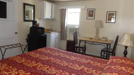 Farmhouse Motel | Kaliforniya - San Luis Obispo (ve civarı) - Paso Robles