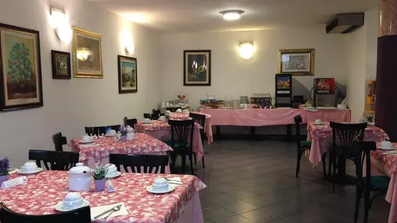 Hotel Plaza | Lombardy - Brescia (il) - Desenzano del Garda - Desenzano del Garda Kent Merkezi