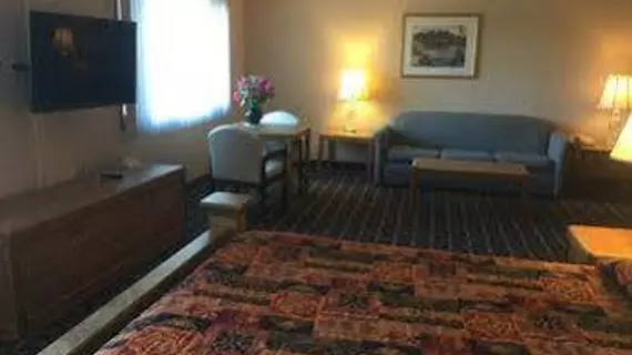 Sky Lodge Inn & Suites - Delavan | Wisconsin - Lake Geneva (ve civarı) - Delavan