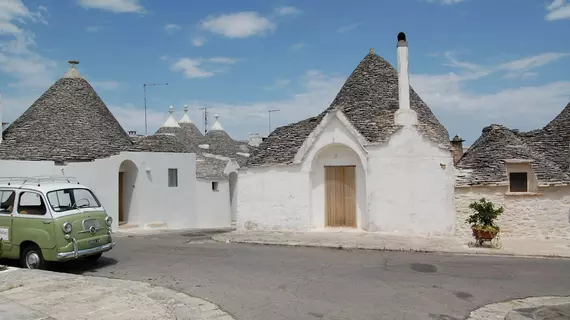 Trulli Holiday | Puglia - Bari (il) - Alberobello - Alberobello’nun Trulli Evleri