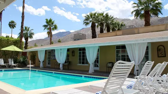 La Dolce Vita Resort & Spa - A Gay Men's Clothing Optional Resort | Kaliforniya - Imperial County - Palm Springs (ve civarı) - Palm Springs