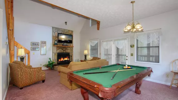 Honeymoon Hills Cabin Rentals | Tennessee - Gatlinburg - Pigeon Forge (ve civarı) - Gatlinburg