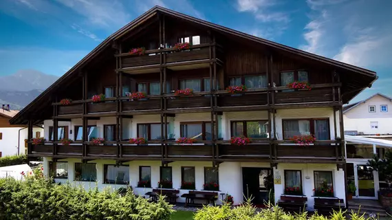 Hotel Tirolerhof | Trentino-Alto Adige - Güney Tirol (il) - Brunico