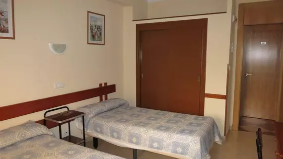 Hostal Guillot | Andalucia - Malaga İli - Torremolinos - Torremolinos Kent Merkezi