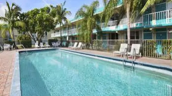 Days Inn Fort Pierce Midtown | Florida - Vero Beach (ve civarı) - Fort Pierce