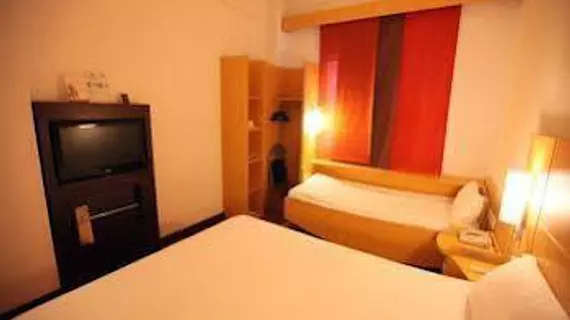 Ibis Ningbo Qianhu Plaza Hotel | Zhejiang - Ningbo - Yinzhou