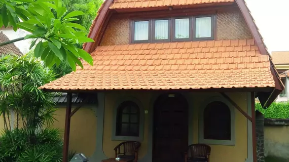 Suji Bungalow | Bali - Kuta - Kuta Merkezi