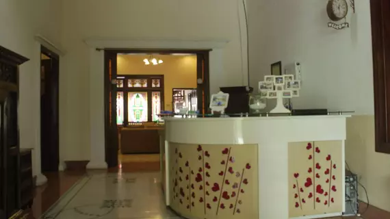 Lovender Guesthouse | Doğu Cava - Malang