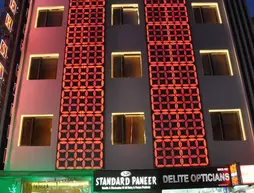 Hotel Silver Stone | Batı Delhi - Ulusal Eyalet Başkenti Delhi - Delhi (ve civarı) - Yeni Delhi - Karol Bagh