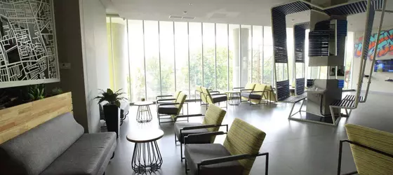 Yello Hotel Jemursari | Doğu Cava - Surabaya