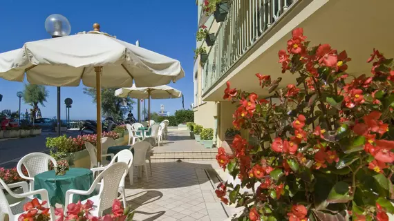 Hotel Gloria | Marche - Pesaro and Urbino (vilayet) - Gabicce Mare