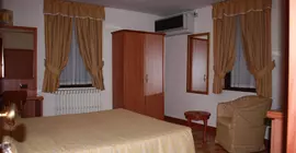 Piccolo Hotel | Lombardy - Milano (ve civarı) - Milano