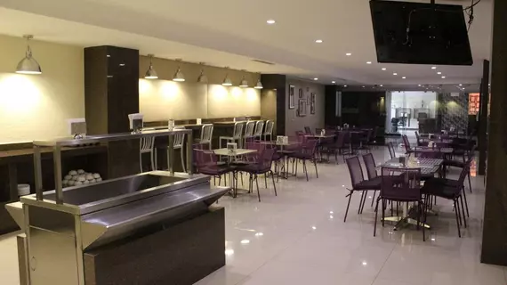 Hotel Dali Plaza | Jalisco - Guadalajara (ve civarı) - Guadalajara - Centro