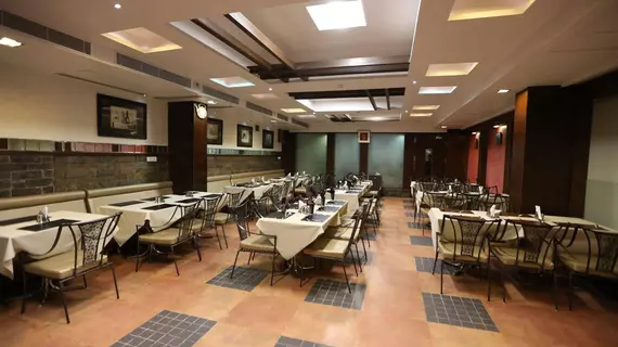 Hotel Silver Cloud | Gujarat - Ahmedabad Bölgesi - Ahmedabad