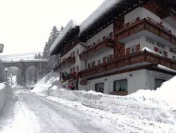 Meuble Villa Neve | Veneto - Belluno (vilayet) - Cortina d'Ampezzo - Cortina d'Ampezzo Tarihi Merkezi