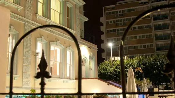 Vernon Guesthouse | Doğu Sussex (kontluk) - Eastbourne - Eastbourne Deniz Kıyısı - Eastbourne City Centre