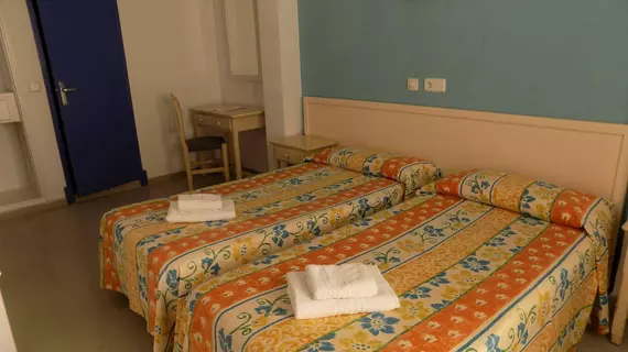 Hostal Villa Maruja | Balearic Adaları - Mayorka Adası - Palma de Mallorca - El Arenal